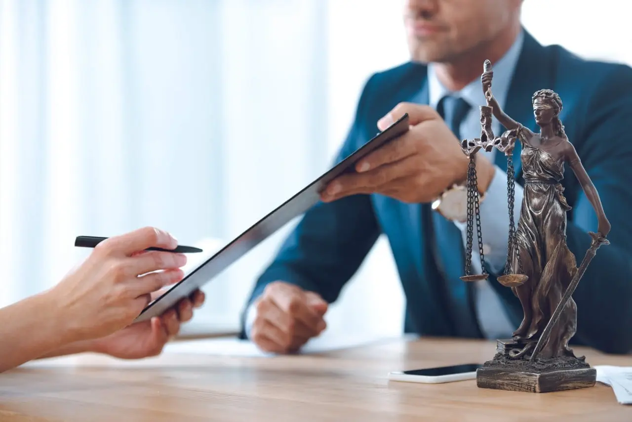/assets/images/legalServices1.webp
